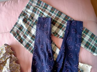 Conjunto Camiseta Volantes y 3 Mallas Niña