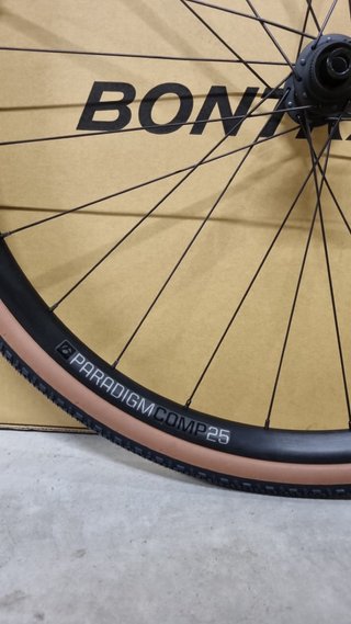Ruedas NUEVAS Bontrager Paradigm Comp 25