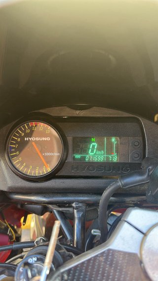 Hyosung 125 Sportbike Roja y Negra