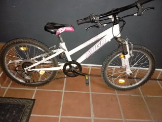 Bicicleta 24 Avigo con cambios Shimano
