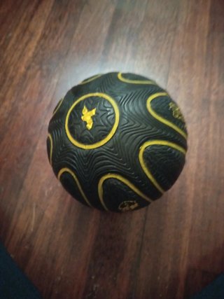 Balón de Baloncesto Negro y Amarillo