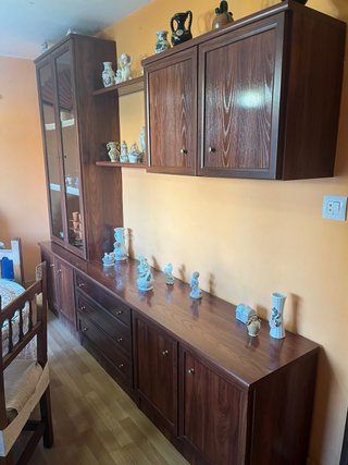 Mueble de salón madera y cristal