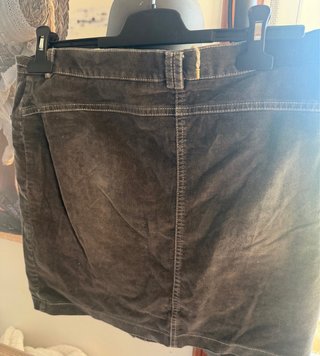 Falda vaquera gris desgastada