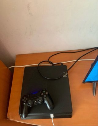 PS4 (PlayStation 4) Nera