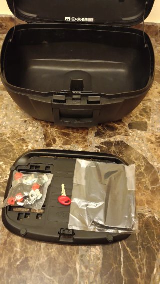 Baúl Top Case Shad SH40 + base