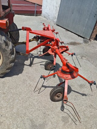 Henificador Kuhn