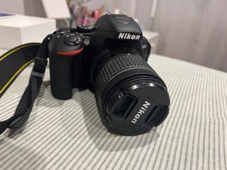 Cámara Nikon D3500 + objetivo extra