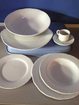 Vajilla Bidasoa porcelana marfil 76 piezas nueva