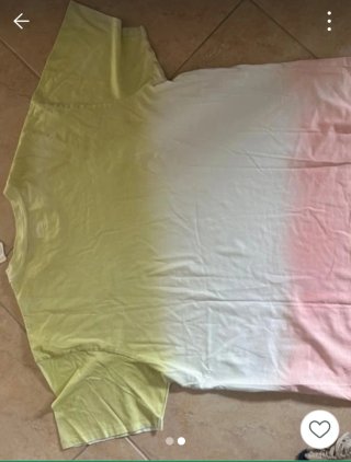 Camiseta Levi's degradada verde,rosa y blanca