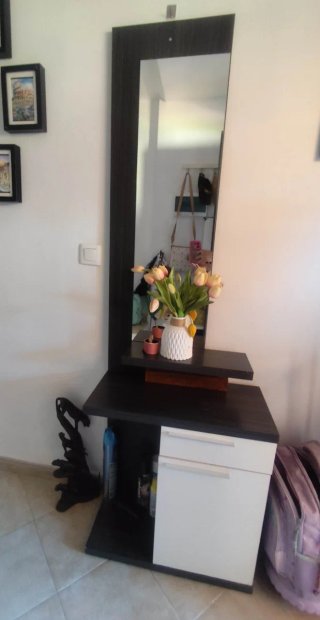 Mueble de entrada con espejo