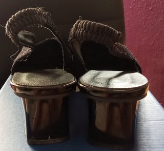 Zapatos de fiesta negros con pedrería
