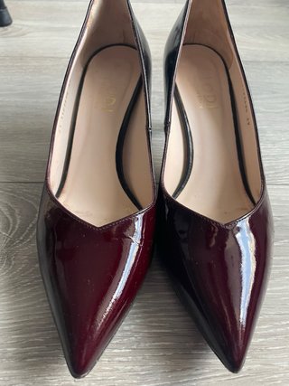 Zapatos Lodi Vino Acharolados talla 39