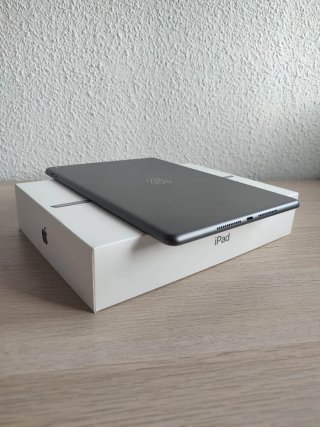iPad 9ª Gen 64GB Gris Espacial con caja original