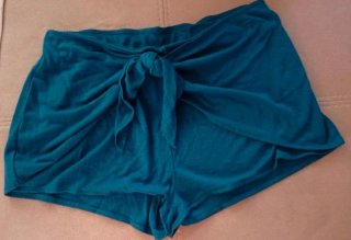 Pantalón corto talla L