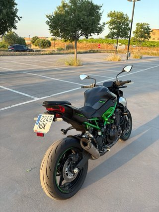 Kawasaki Z900 2025 A2 Negra/Verde