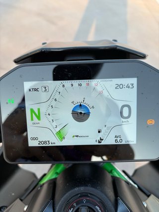 Kawasaki Z900 2025 A2 Negra/Verde