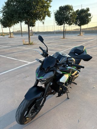 Kawasaki Z900 2025 A2 Negra/Verde