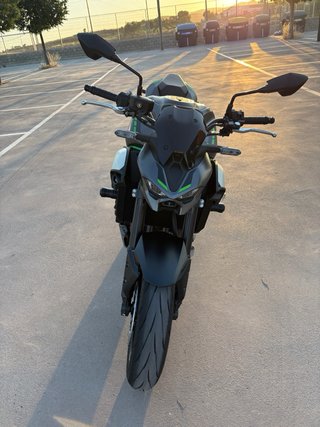 Kawasaki Z900 2025 A2 Negra/Verde
