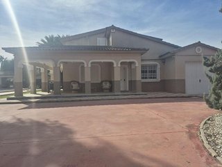 Chalet en venta en Valverde en Elche