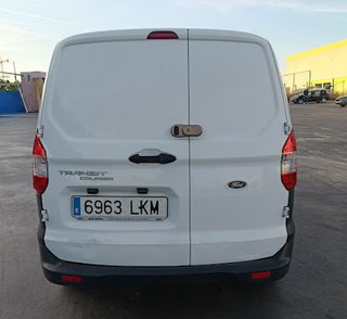 Ford E-Transit Courier
