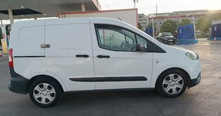 Ford E-Transit Courier