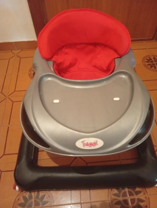 Correpasillos Bebé Gris y Rojo