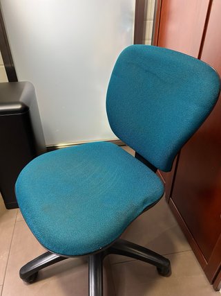 Silla de escritorio con ruedas