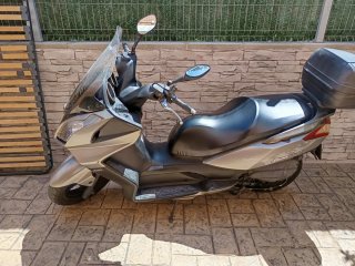 Kymco SuperDink 300 averiada