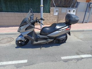 Kymco SuperDink 300 averiada
