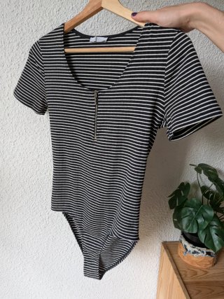 Body Y2K rayas blanco y negro Zara Talla S