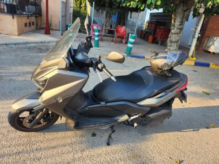 Yamaha Xmax 125 Gris oscuro