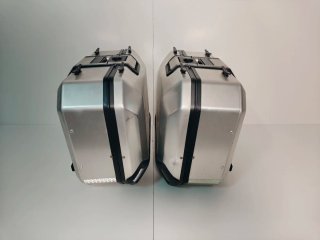 Maletas Shad Terra 37 - laterales moto baules