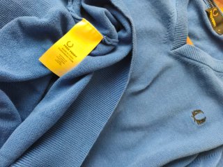 Jersey Fred Perry V-Neck Azul Eléctrico Talla S