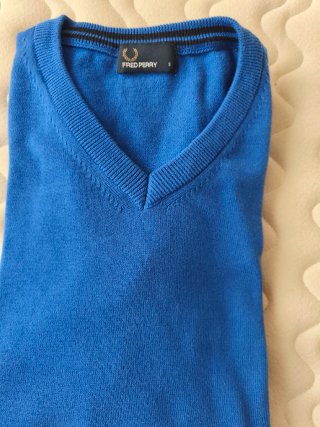 Jersey Fred Perry V-Neck Azul Eléctrico Talla S