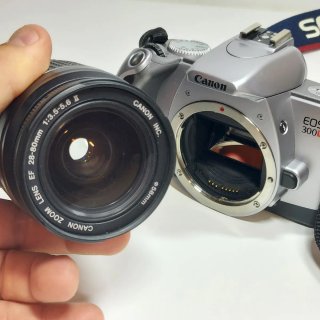 Canon EOS 300V + Objetivo EF 28-80mm II