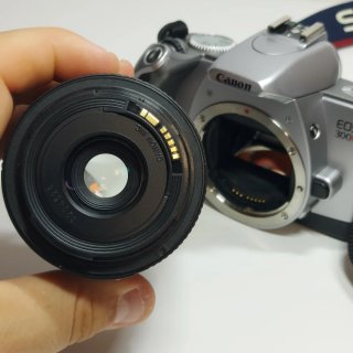 Canon EOS 300V + Objetivo EF 28-80mm II