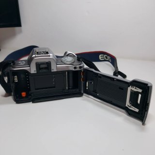 Canon EOS 300V + Objetivo EF 28-80mm II
