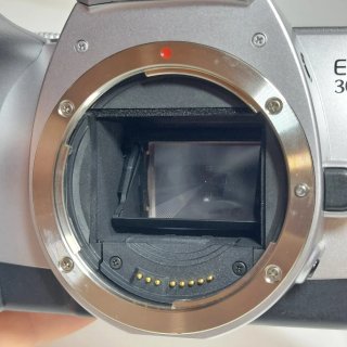 Canon EOS 300V + Objetivo EF 28-80mm II