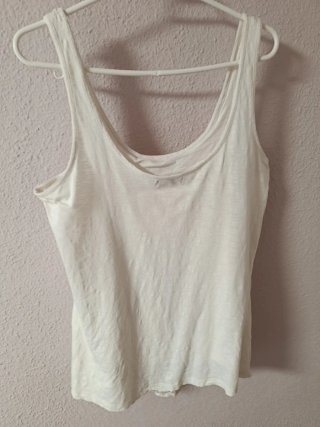 Camiseta encaje floral Pull&Bear blanca