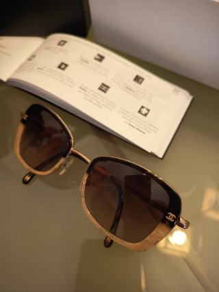 Gafas de sol Chanel mujer montura metálica