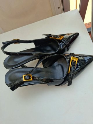 Zapatos negros tacón mini con hebilla