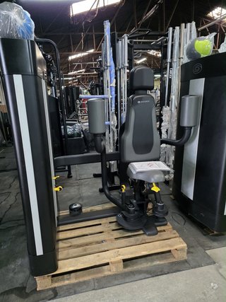 Máquina Pectoral/Hombro BH Fitness