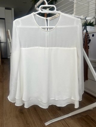 Blusa Bershka blanca doble capa