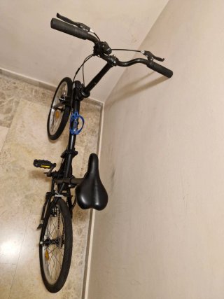 Bicicleta plegable negra