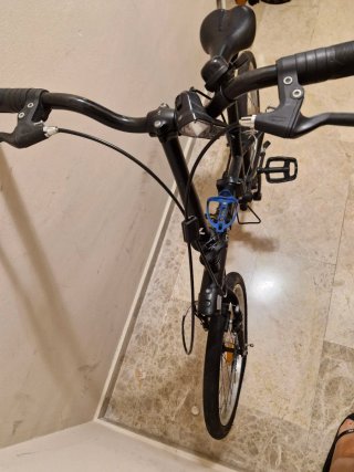 Bicicleta plegable negra