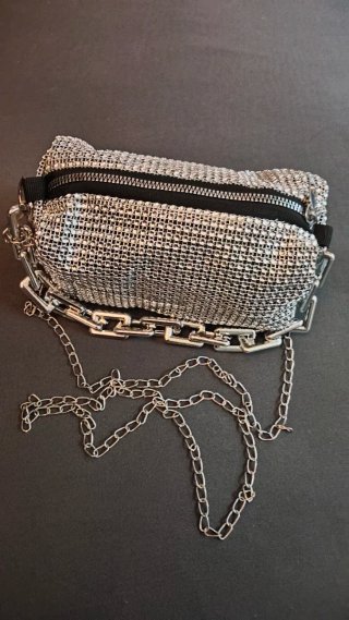 Bolso fiesta plateado con asas y bandolera