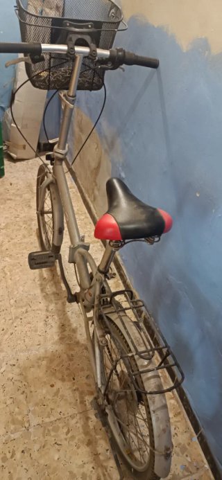 Bicicleta plegable plateada