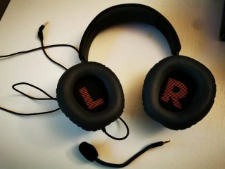 Auriculares JBL Quantum 100 Negros y Rojos