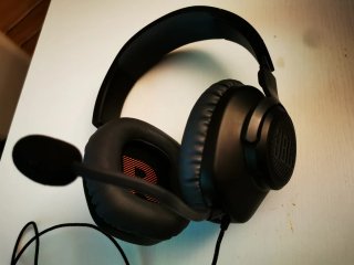 Auriculares JBL Quantum 100 Negros y Rojos