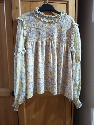 Blusa vaporosa manga larga con frunces